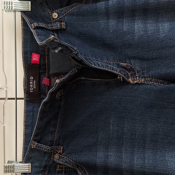 Torrid Denim Skinny Super Stretch Mid-Rise Five Pocket Jeans Size 26R Dark Rinse - Picture 6 of 16